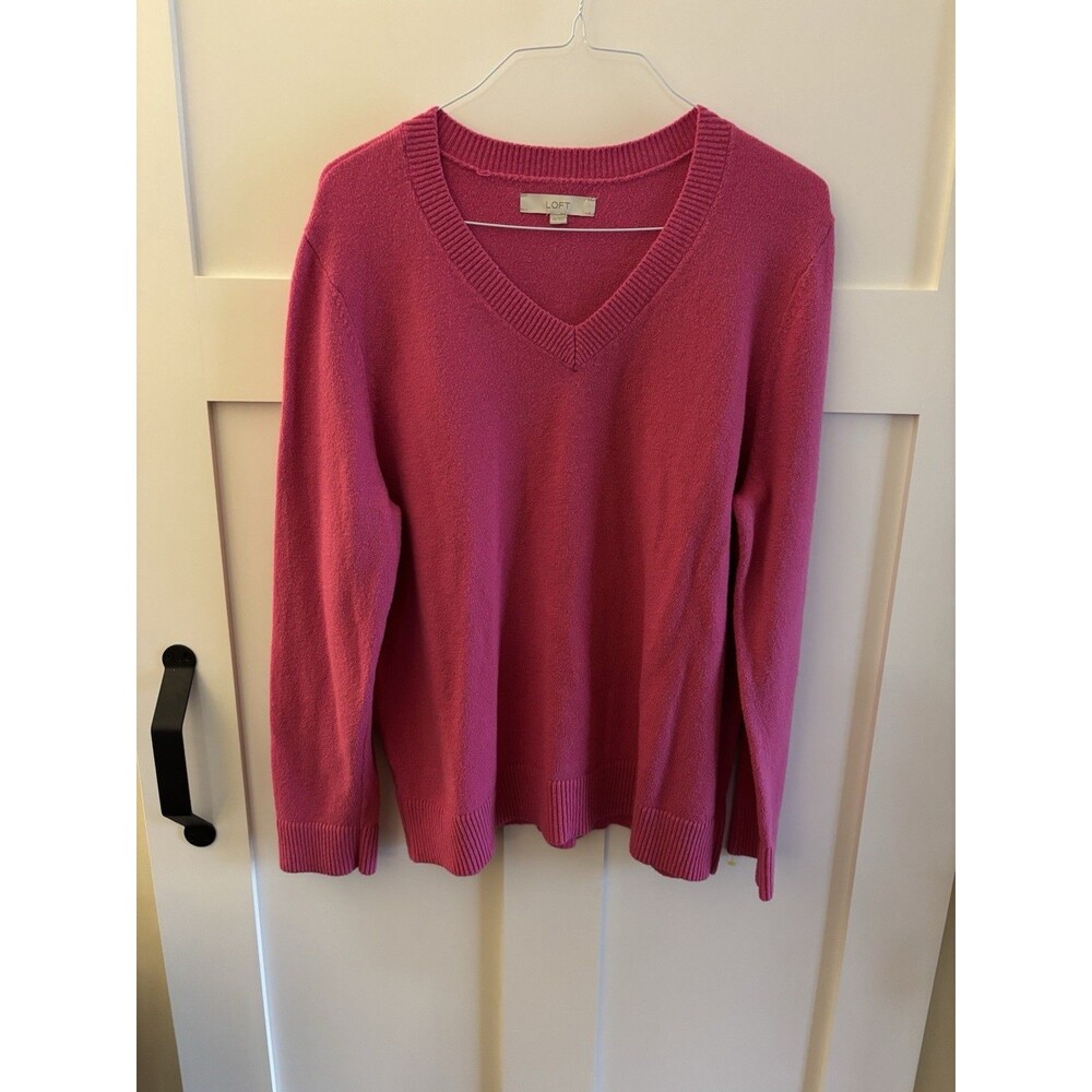 LOFT Women’s Pink V-neck Sweater XXL